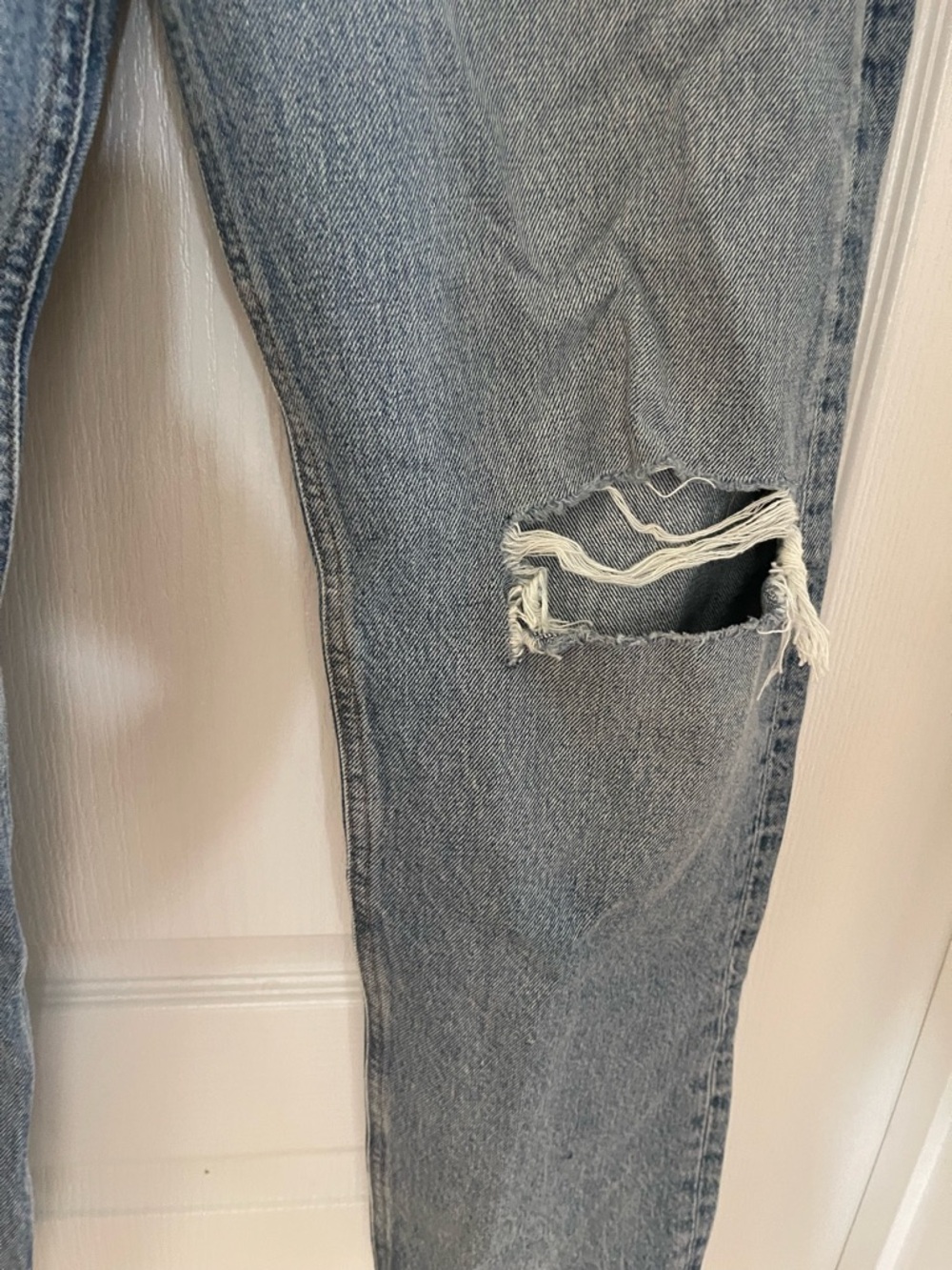 AGOLDE ISOLATE 90’s fit  Distressed Straight-Leg Jeans - Picture 7 of 12